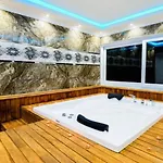 Ulugoel 2 Bedroom Secluded With Private Pool Hot Tub