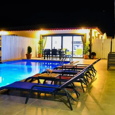 Ulugoel 2 Bedroom Secluded With Private Pool Hot Tub וילה קלקן