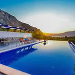 Ulugoel 2 Bedroom Secluded With Private Pool Hot Tub *